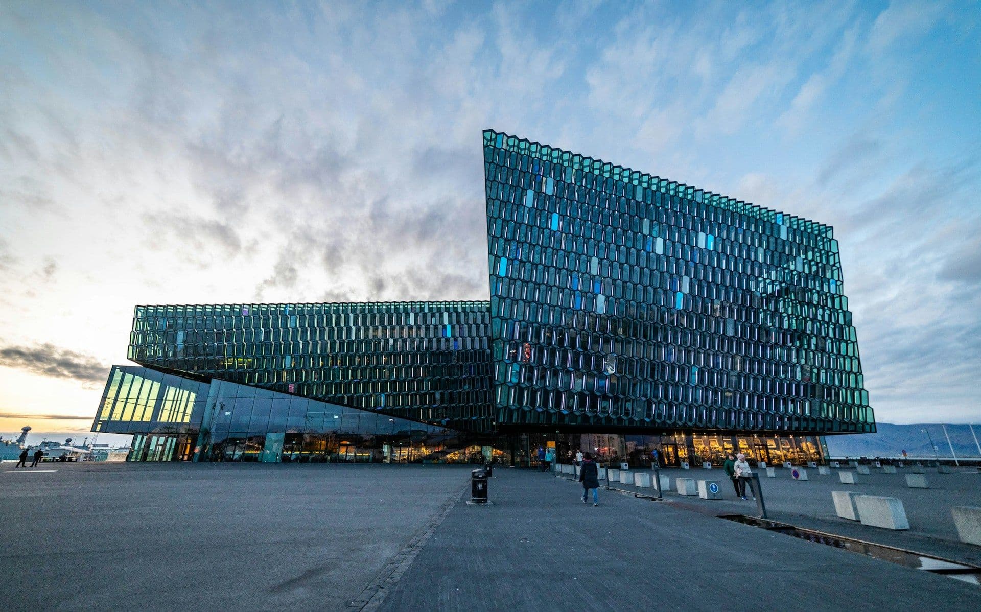 Last Minute Car Rentals in Iceland